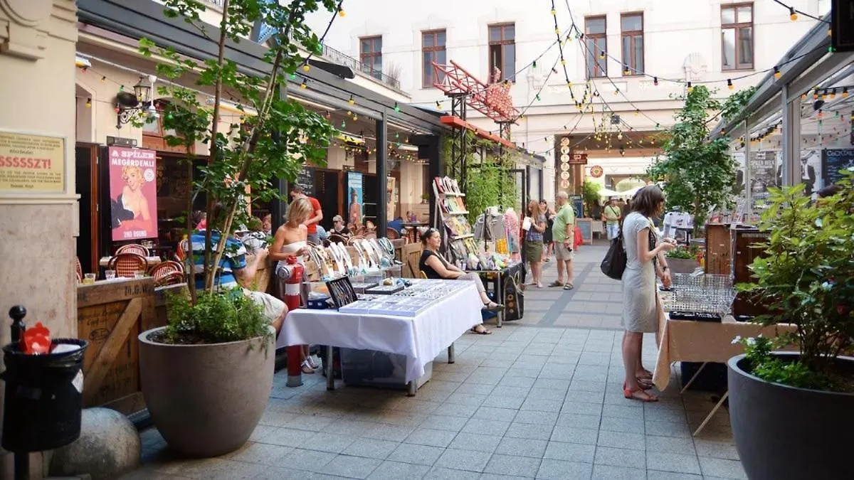 Gozsdu Court Budapest Hungría